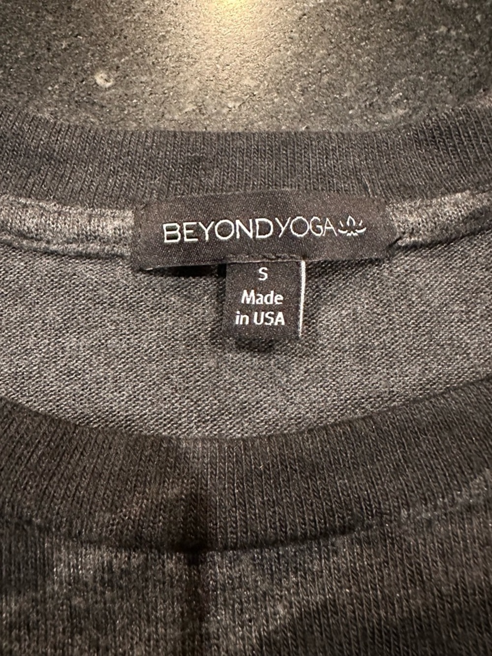 Beyond Yoga Camo Crewneck Sweatshirt Gray Size‎ Small Ultra Soft Lounge Cozy Top - Picture 10 of 13